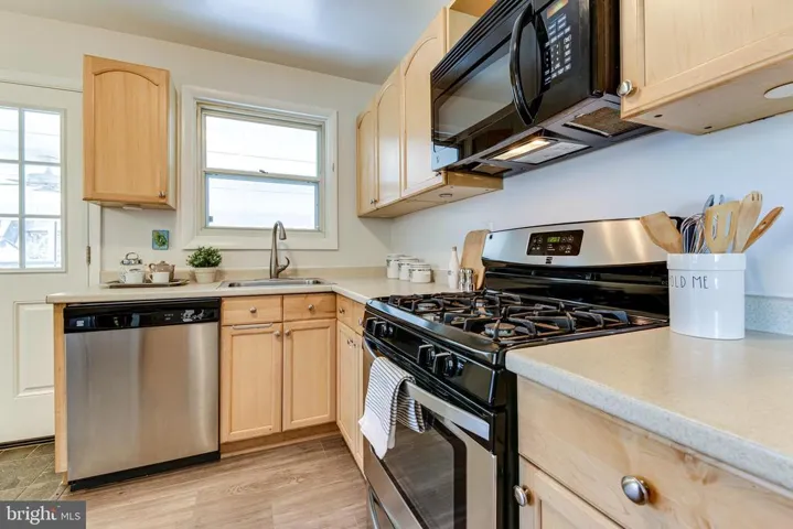 488 Naylor Pl, Alexandria, Virginia 22304