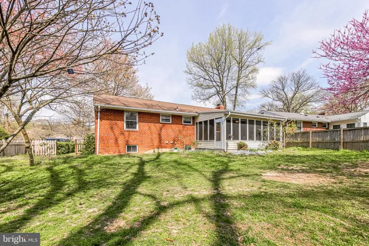 488 Naylor Pl, Alexandria, Virginia 22304