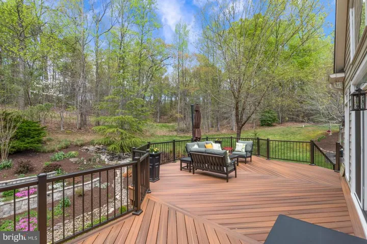 9728 Thorn Bush Dr, Fairfax Station, Virginia 22039