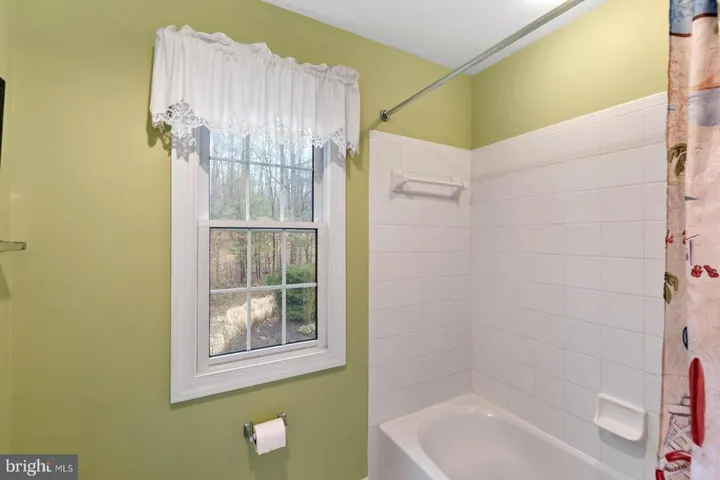 9728 Thorn Bush Dr, Fairfax Station, Virginia 22039