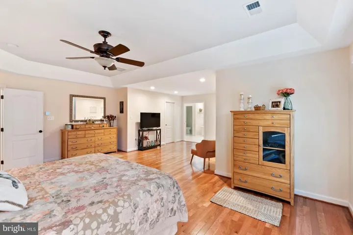 9728 Thorn Bush Dr, Fairfax Station, Virginia 22039