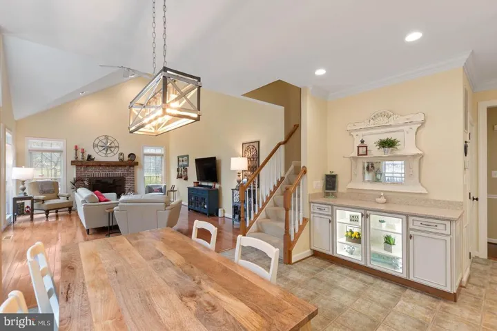 9728 Thorn Bush Dr, Fairfax Station, Virginia 22039