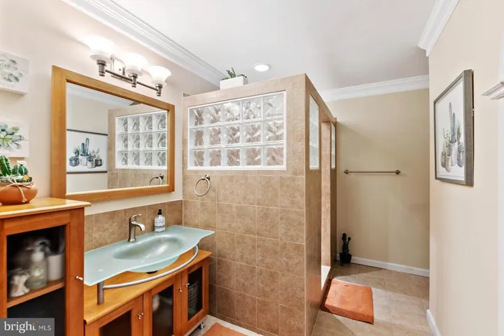 9728 Thorn Bush Dr, Fairfax Station, Virginia 22039