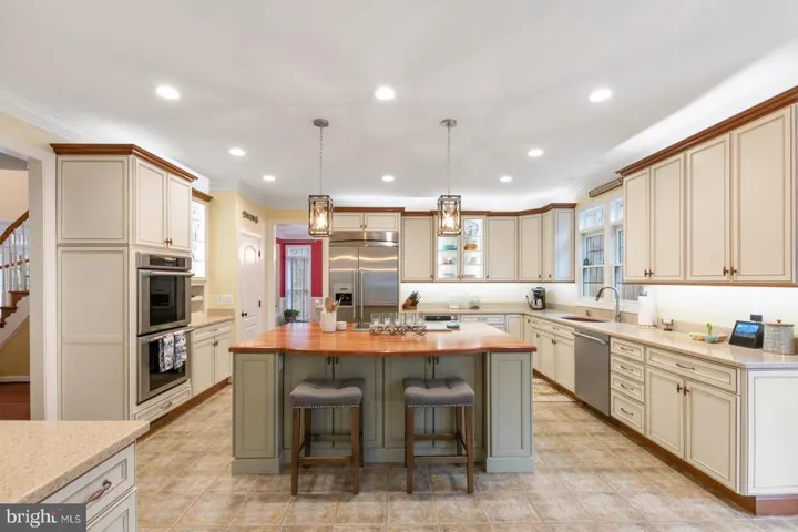 9728 Thorn Bush Dr, Fairfax Station, Virginia 22039