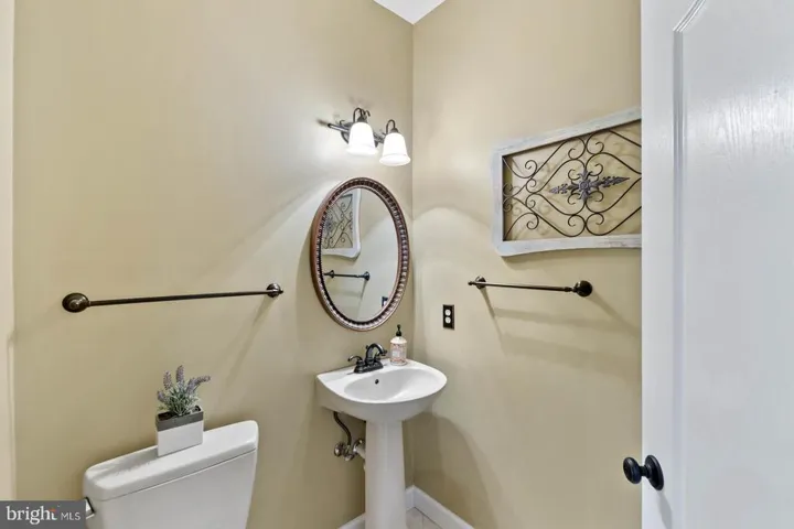 9728 Thorn Bush Dr, Fairfax Station, Virginia 22039