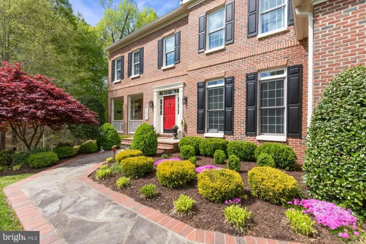 9728 Thorn Bush Dr, Fairfax Station, Virginia 22039