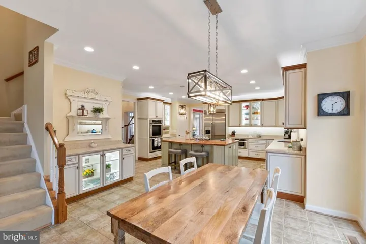 9728 Thorn Bush Dr, Fairfax Station, Virginia 22039