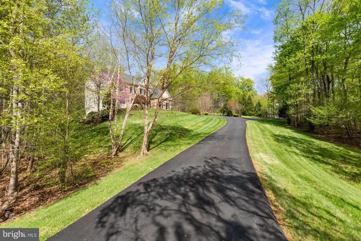 9728 Thorn Bush Dr, Fairfax Station, Virginia 22039