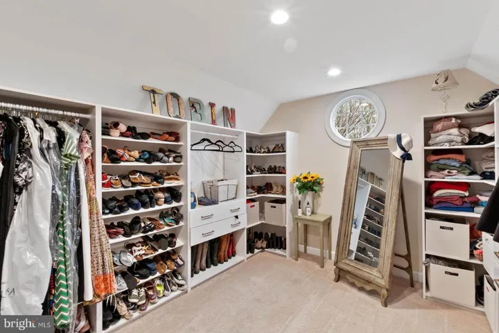 9728 Thorn Bush Dr, Fairfax Station, Virginia 22039