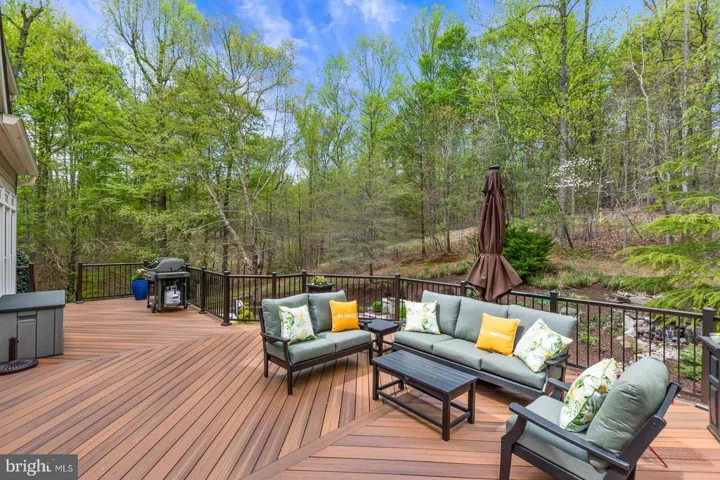 9728 Thorn Bush Dr, Fairfax Station, Virginia 22039