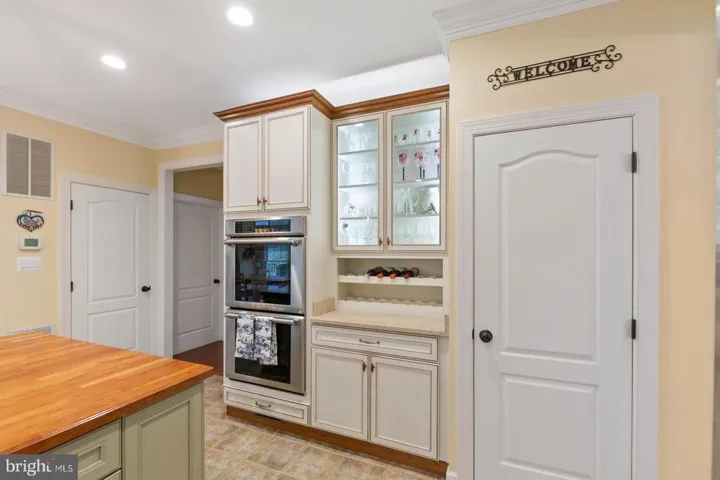 9728 Thorn Bush Dr, Fairfax Station, Virginia 22039