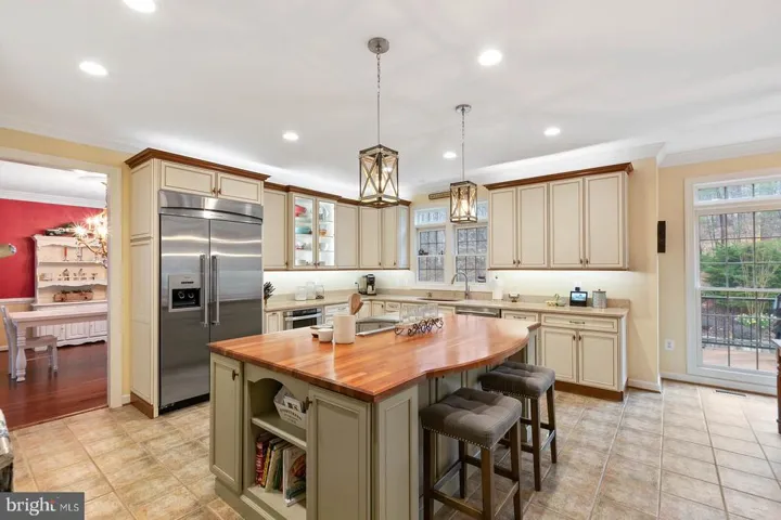 9728 Thorn Bush Dr, Fairfax Station, Virginia 22039