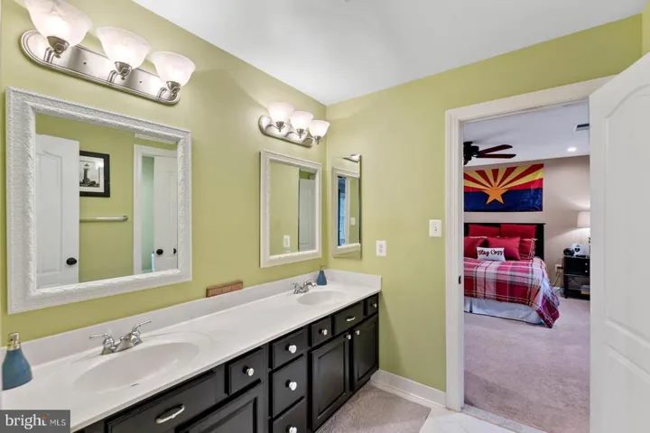 9728 Thorn Bush Dr, Fairfax Station, Virginia 22039