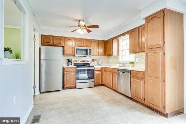 12709 Inverness Way, Woodbridge, Virginia 22192