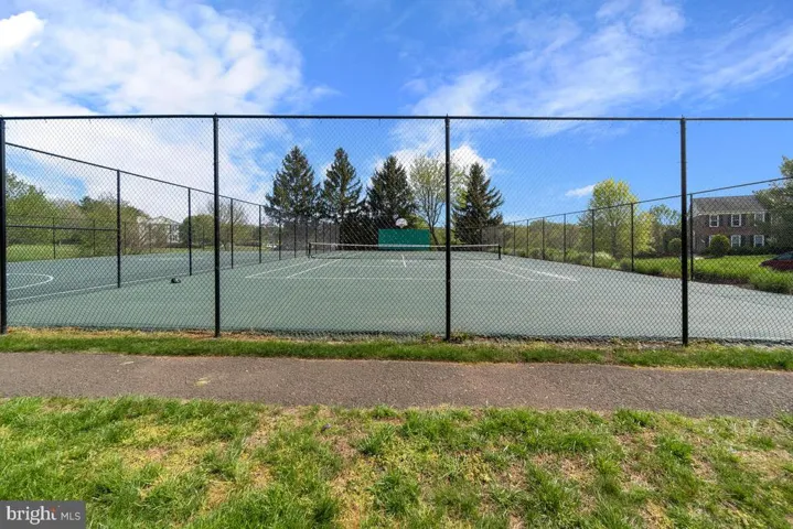 3740 Farmland Dr, Fairfax, Virginia 22033