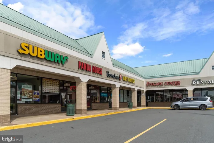 3740 Farmland Dr, Fairfax, Virginia 22033