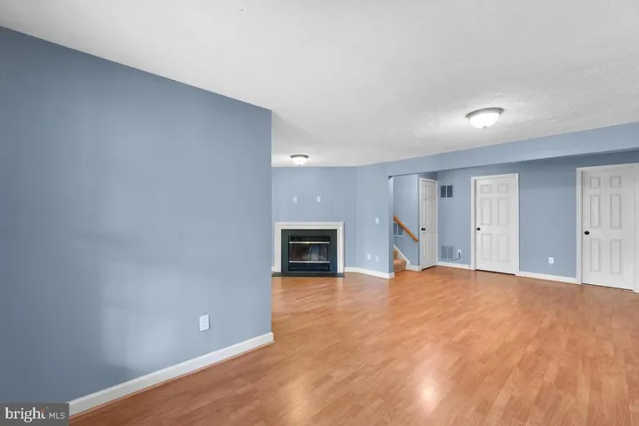 3740 Farmland Dr, Fairfax, Virginia 22033