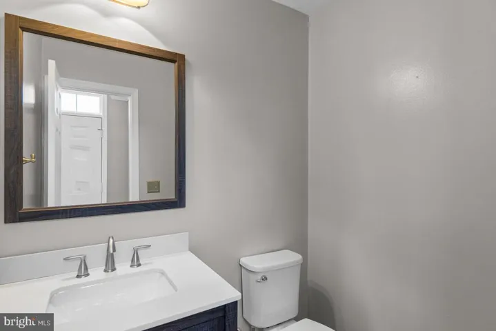 3740 Farmland Dr, Fairfax, Virginia 22033
