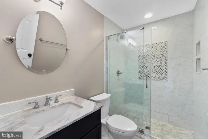 3740 Farmland Dr, Fairfax, Virginia 22033