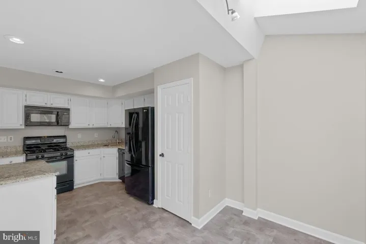 3740 Farmland Dr, Fairfax, Virginia 22033