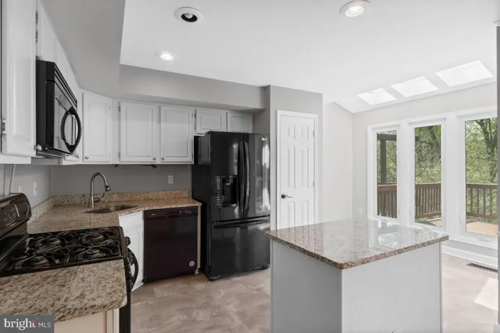 3740 Farmland Dr, Fairfax, Virginia 22033