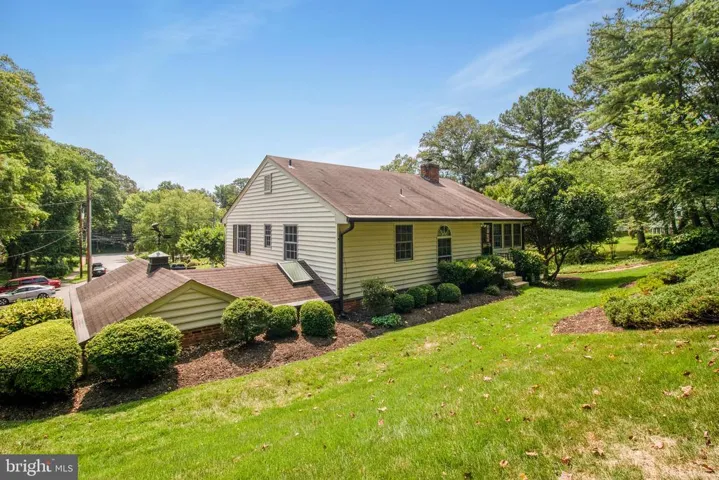 825 Eden Ct, Alexandria, Virginia 22308