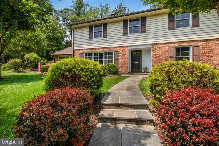 825 Eden Ct, Alexandria, Virginia 22308