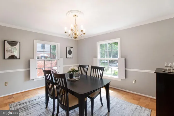 825 Eden Ct, Alexandria, Virginia 22308