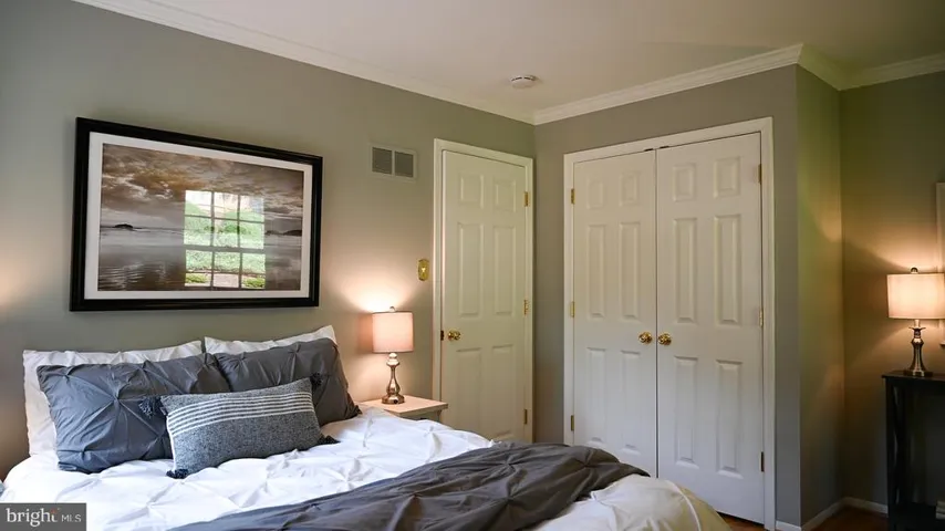 825 Eden Ct, Alexandria, Virginia 22308