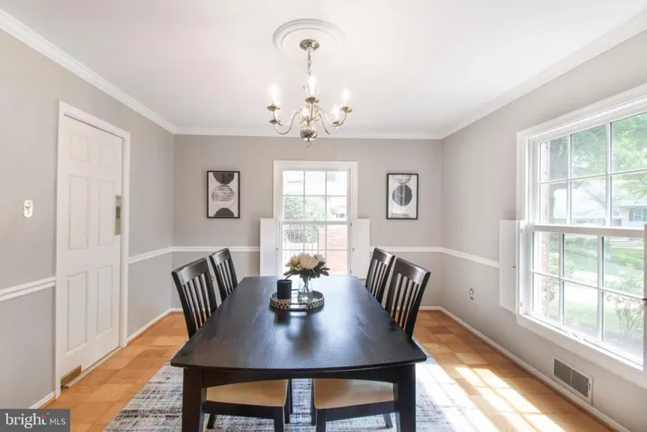 825 Eden Ct, Alexandria, Virginia 22308