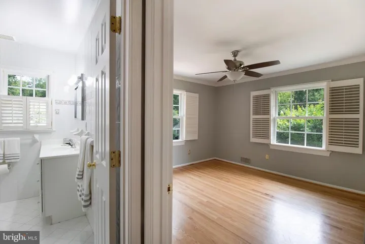 825 Eden Ct, Alexandria, Virginia 22308