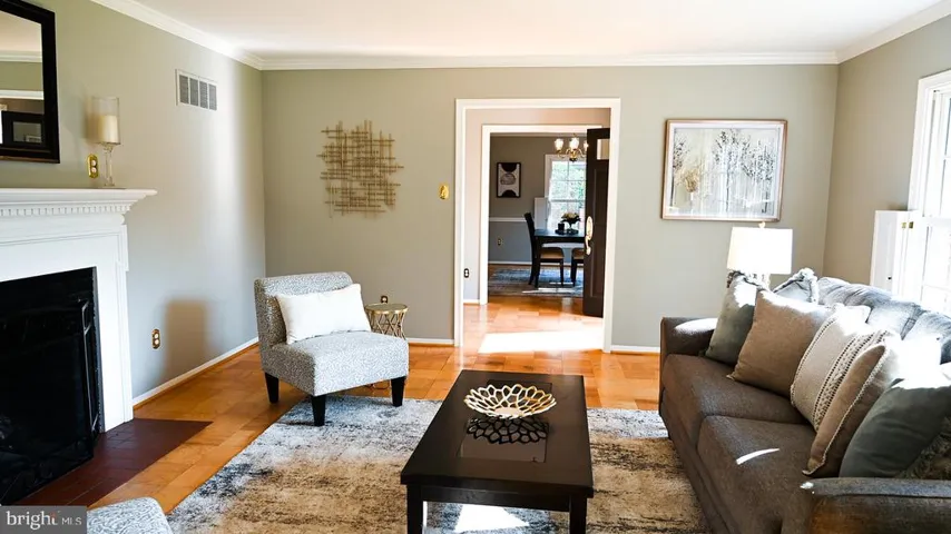 825 Eden Ct, Alexandria, Virginia 22308