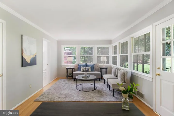 825 Eden Ct, Alexandria, Virginia 22308