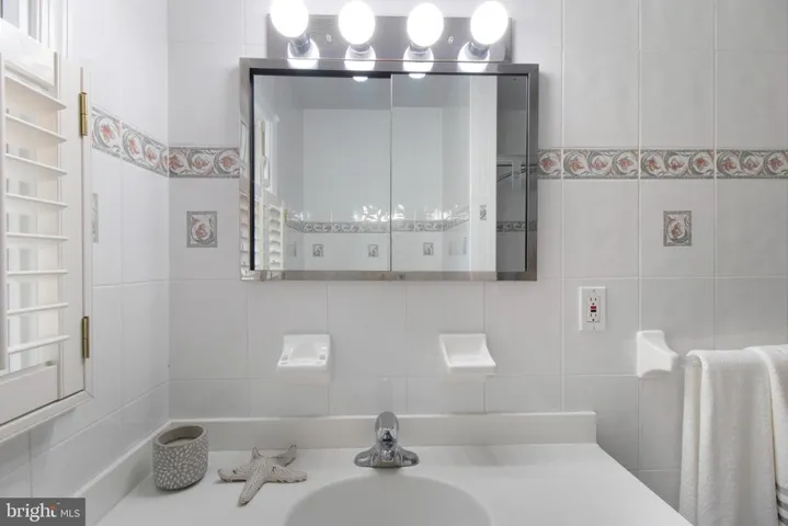 825 Eden Ct, Alexandria, Virginia 22308