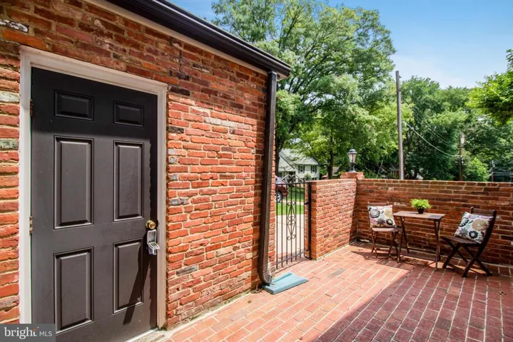 825 Eden Ct, Alexandria, Virginia 22308