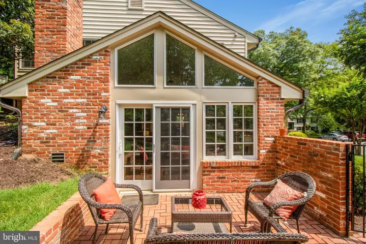 825 Eden Ct, Alexandria, Virginia 22308