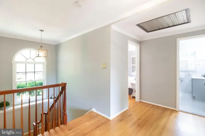 825 Eden Ct, Alexandria, Virginia 22308