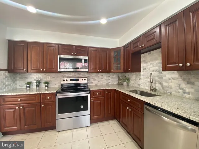 6005 Independence Way, Alexandria, Virginia 22312