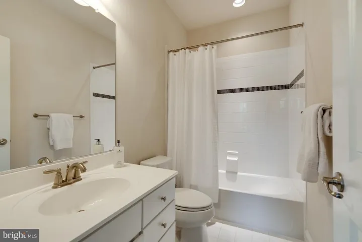 17111 Belle Isle Dr, Dumfries, Virginia 22026