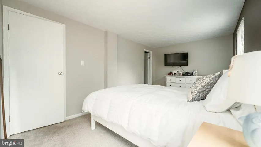 9134 Everett Ct, Springfield, Virginia 22152