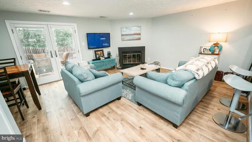 9134 Everett Ct, Springfield, Virginia 22152