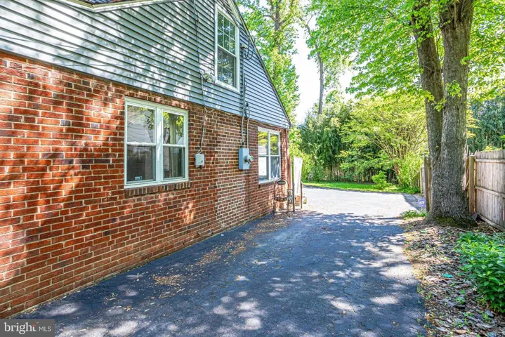7216 Tod St, Falls Church, Virginia 22046