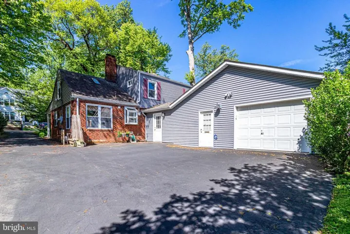 7216 Tod St, Falls Church, Virginia 22046