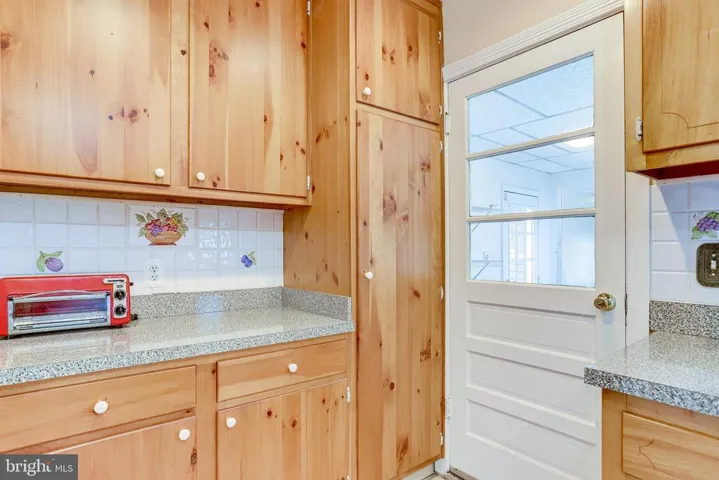 7216 Tod St, Falls Church, Virginia 22046