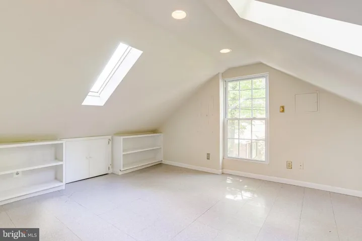 7216 Tod St, Falls Church, Virginia 22046