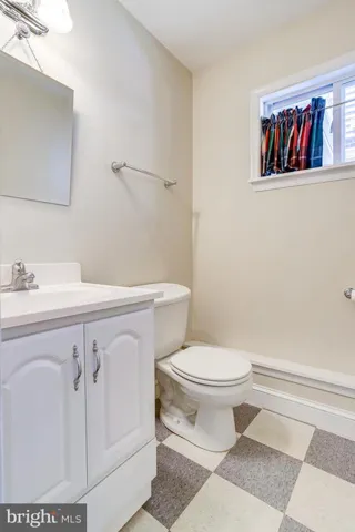 7216 Tod St, Falls Church, Virginia 22046