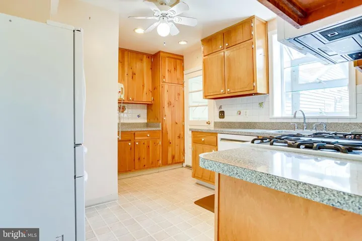 7216 Tod St, Falls Church, Virginia 22046