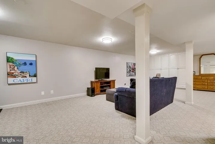 8245 Branch Rd, Annandale, Virginia 22003