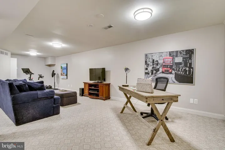 8245 Branch Rd, Annandale, Virginia 22003