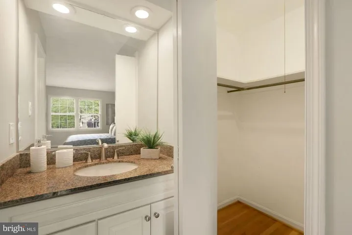3225 Wynford Dr, Fairfax, Virginia 22031